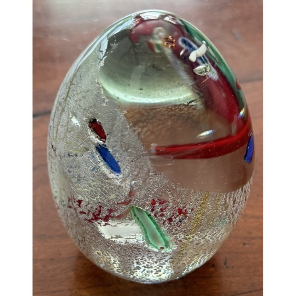 Vintage Art Glass Egg Paperweight Aquarium Fish Silver Foil Underwater Scene 4"